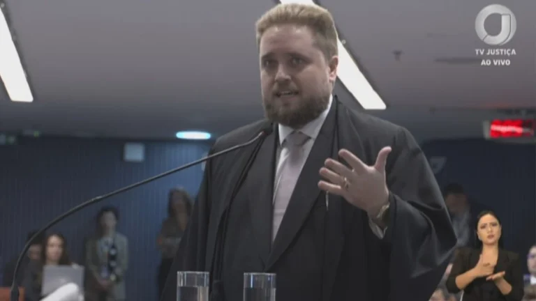 Ministério Público falta com a verdade, diz advogado de Augusto Heleno