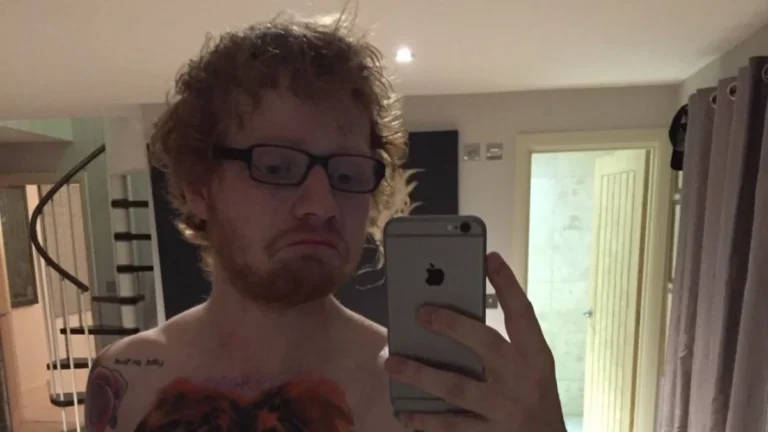 Ed Sheeran está em busca do primeiro tanquinho: “Vou pegar pesado”