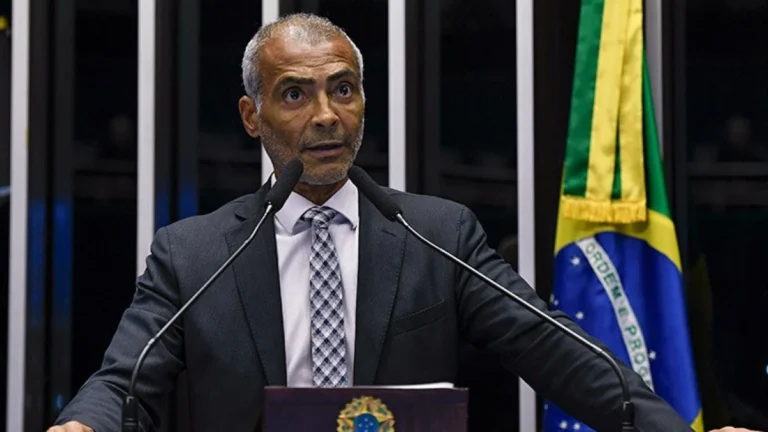 Romário é condenado a pagar R$ 2 milhões por fraudar dívida com empresa