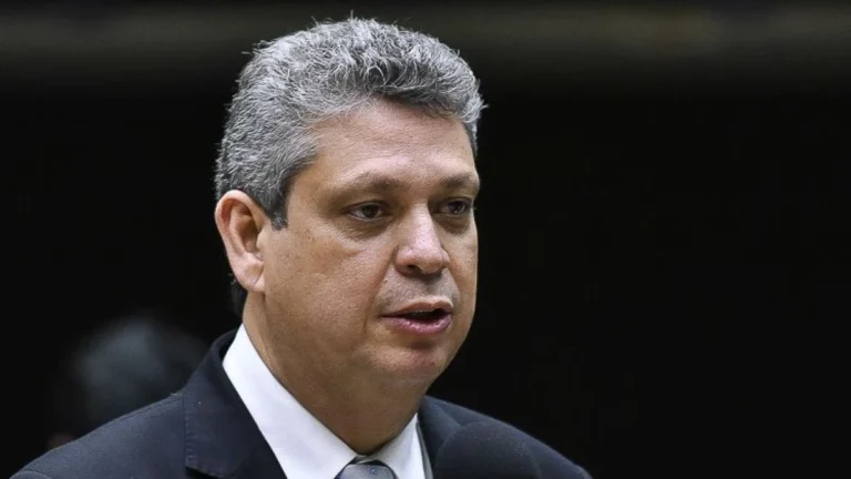 Macedo chama rumores de saída do governo de “cerco político” e “fofoca”