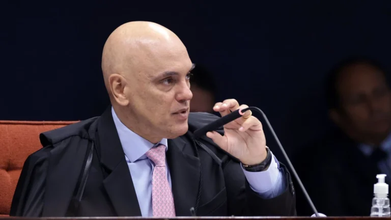 Veja momento em que Moraes vota para condenar Bolsonaro por plano de golpe