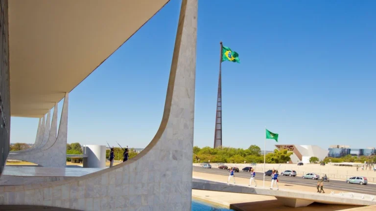Semana será de tempo seco e céu claro em Brasília