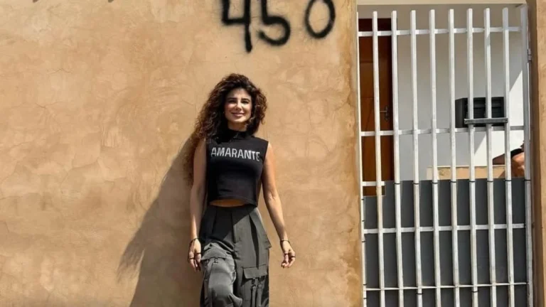 Paula Fernandes visita casa onde morou antes da fama: “Abraço na alma”