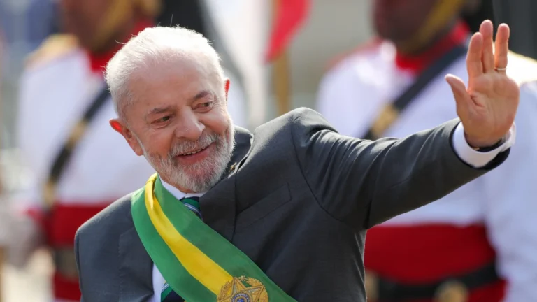 Em aceno a militares, Lula prepara terreno no pós-julgamento, dizem aliados