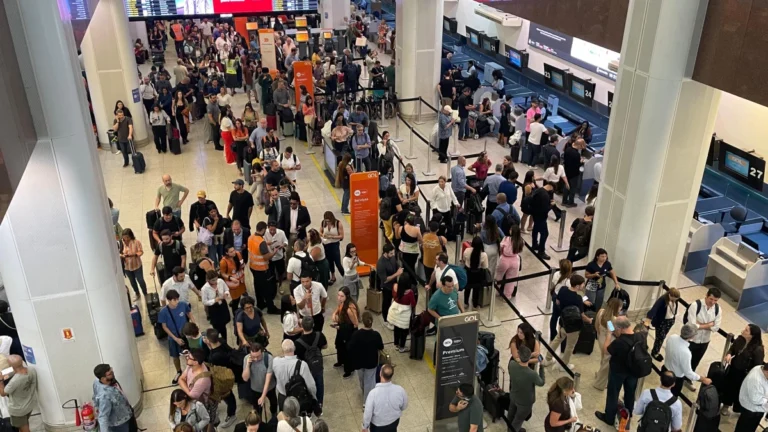 Aeroporto Santos Dumont só deve reabrir às 14h, diz Infraero