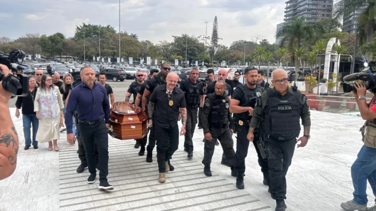 Ex-delegado-geral executado: Corpo chega ao velório na Alesp