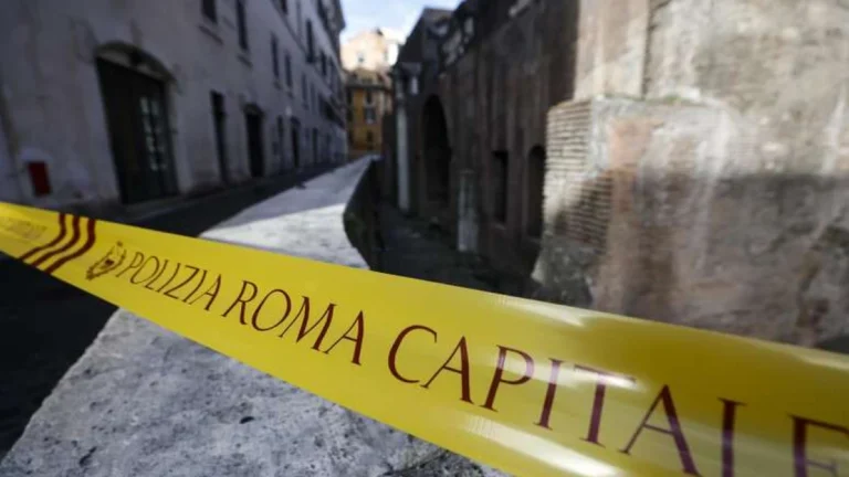 Turista japonês morre após cair do muro do Pantheon em Roma
