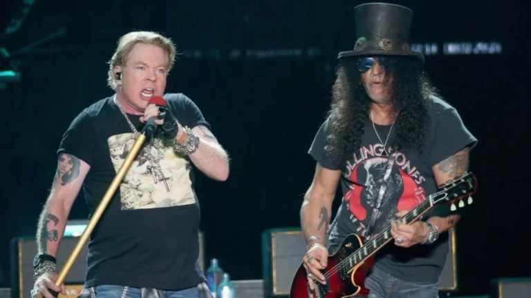 Após show polêmico na Argentina, Guns N Roses se apresenta no Brasil