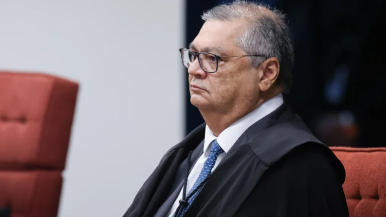 Moraes manda PF apurar ameaças a Dino após voto em julgamento de Bolsonaro