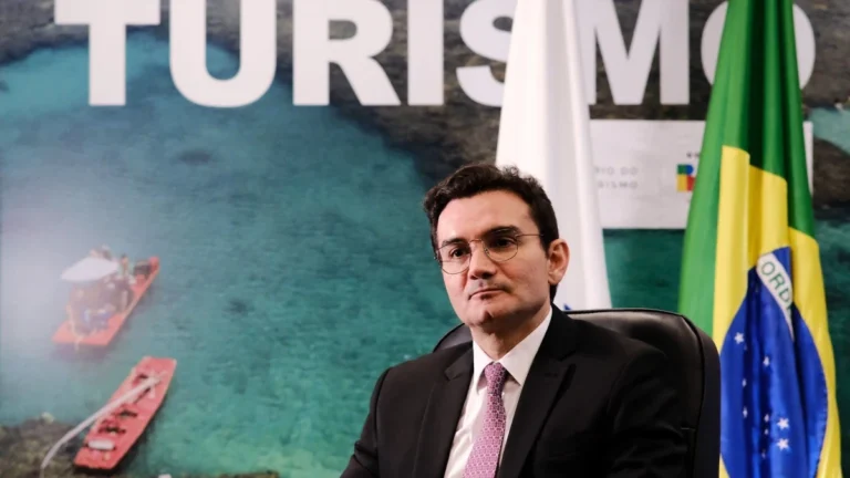 Ala do União articula período de tolerância de dois meses a Sabino
