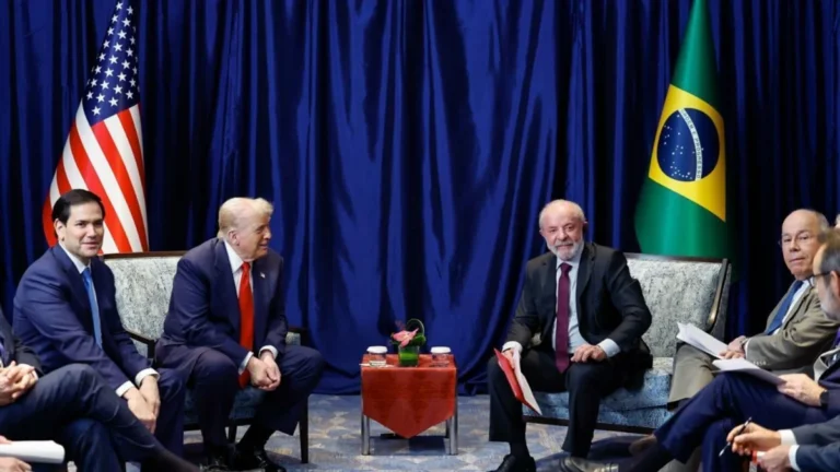 Professor: Questão comercial parece ter prevalecido em encontro Lula-Trump