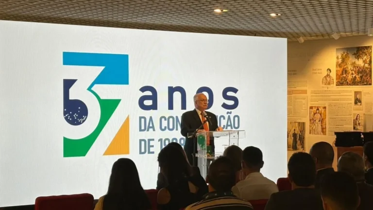 Fachin defende separação de Poderes e comando civil das Forças Armadas