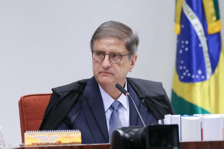 Senador entrega relatório sobre recondução de Gonet, sabatina será em 12/11