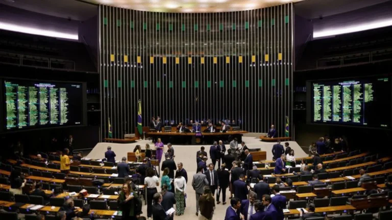 PEC da Reforma Administrativa é protocolada na Câmara