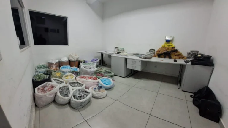 PM encontra casa com quase 300 kg de drogas do PCC em Sorocaba (SP)