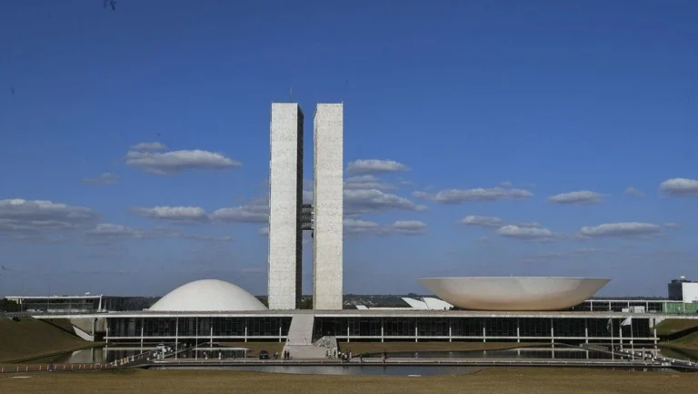Brasília terá semana com chuvas frequentes e máxima de 30°C