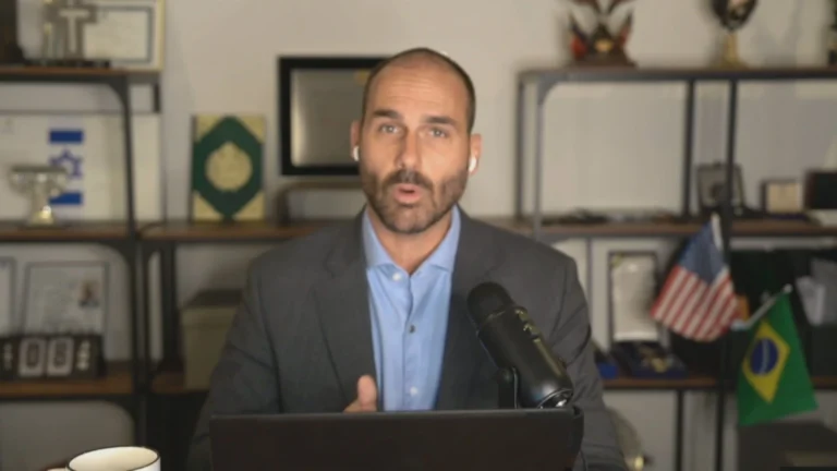Eduardo aconselha fuga de condenados: “Vale a pena lutar pela liberdade”