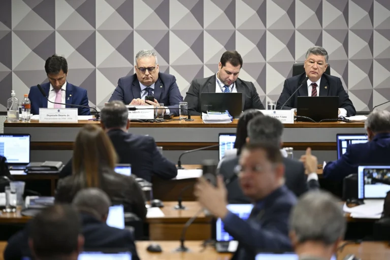 CPMI ouve dirigente de associação citada no escândalo do INSS