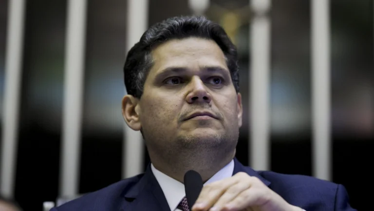 Entenda por que tema pautado por Alcolumbre é chamado de “pauta-bomba”