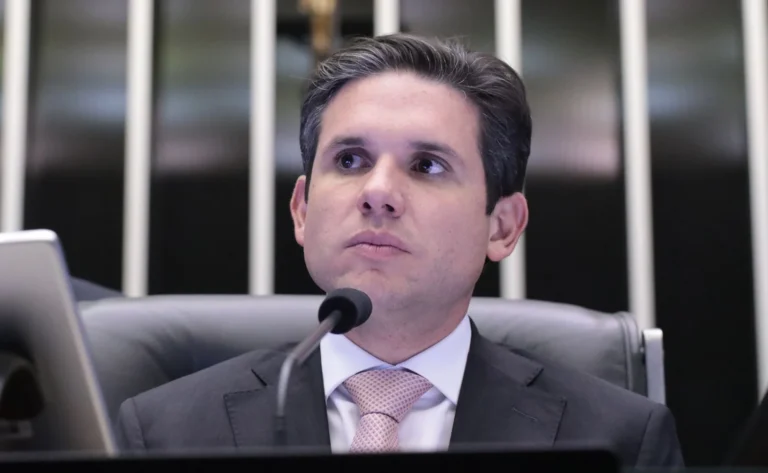 Hugo adia análise do Marco da Segurança para terça-feira (18)