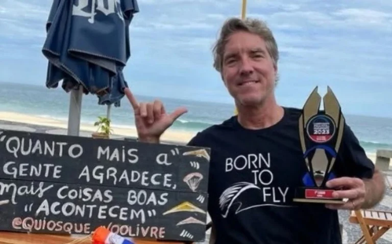 Bicampeão brasileiro de asa-delta morre ao colidir com parapente no Rio