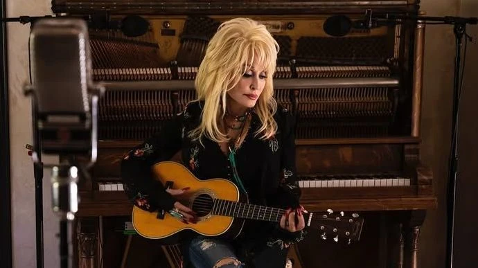 Dolly Parton falta em cerimônias importantes por problemas de saúde