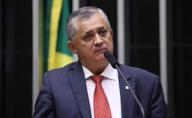 Após reunião com Hugo, Guimarães diz que relação “está reconstruída”