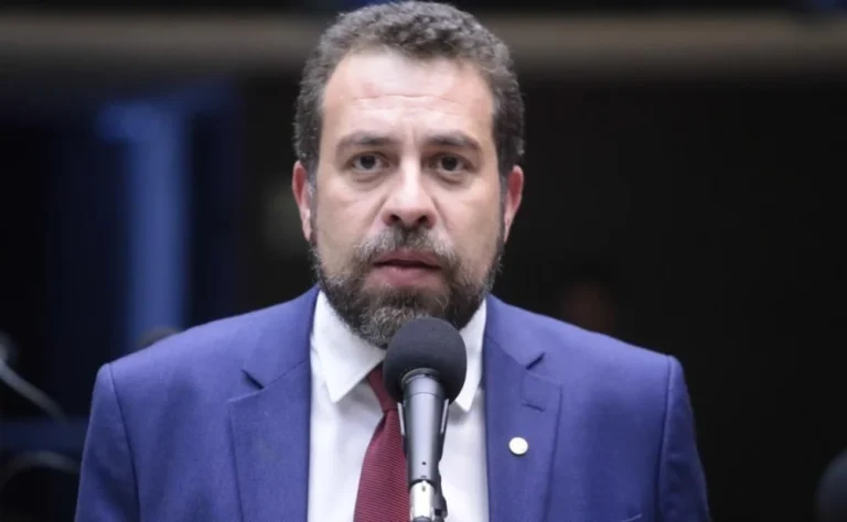 Boulos diz que Lula é contra privatização da Copasa e critica Zema