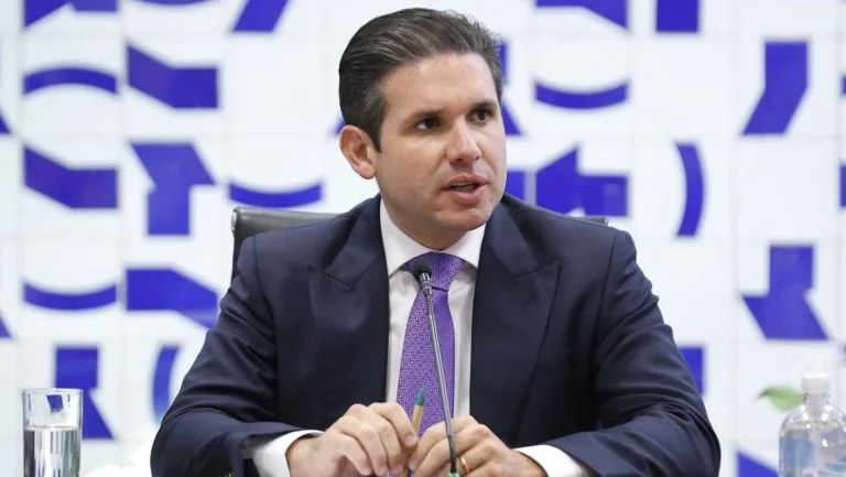 PF precisa ser respeitada e equipada para combater o crime, diz Hugo à CNN