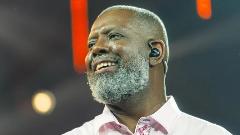 Péricles explica segredo de carreira de mais de 40 anos na música