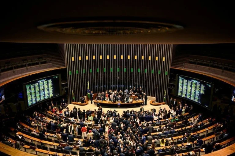 Câmara aprova texto-base do PL Antifacção