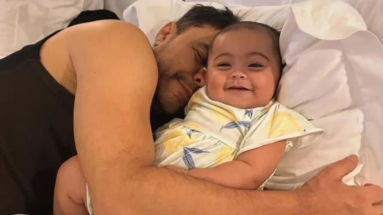 Zezé Di Camargo detalha experiência da paternidade aos 63 anos: Revigora a vida
