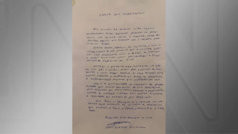 Veja íntegra de carta assinada por Bolsonaro e lida por Flávio nesta quinta