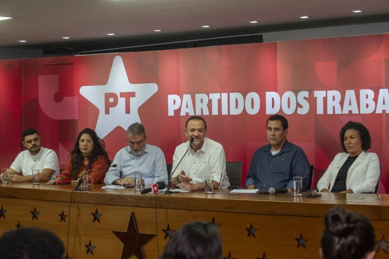 PT lança manual com incentivo a vídeo e proibição de termos como “genocida”