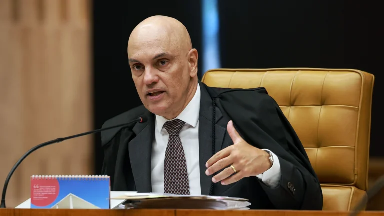 Moraes mantém prisão de condenado por bomba no aeroporto de Brasília