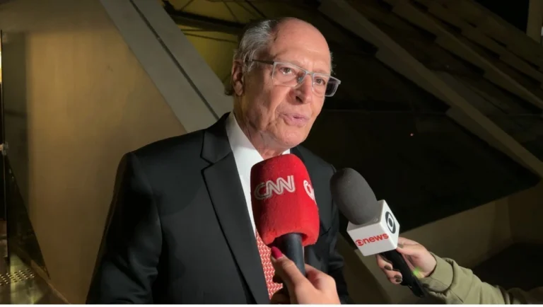 Alckmin defende serenidade na Câmara e diz que crise será superada