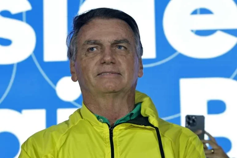 Moraes pede perícia médica para autorizar cirurgias de Bolsonaro
