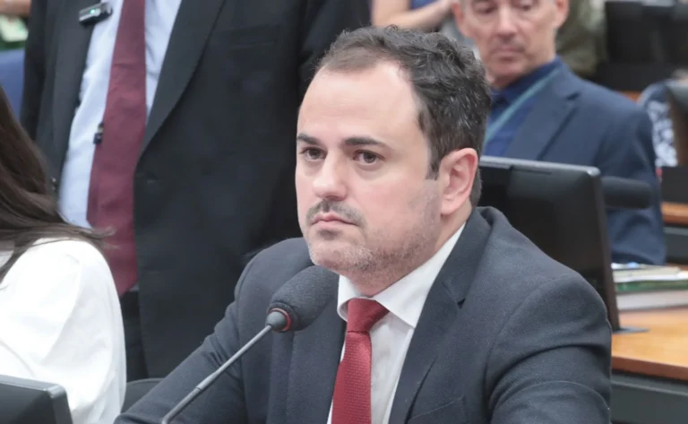 Glauber Braga à CNN: Hugo Motta foi derrotado e agora pauta de surpresa