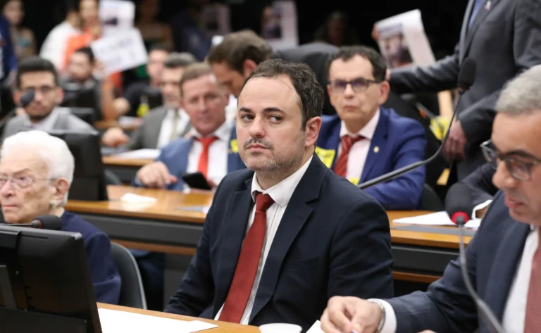 Análise: Protesto de Glauber Braga pode se virar contra ele