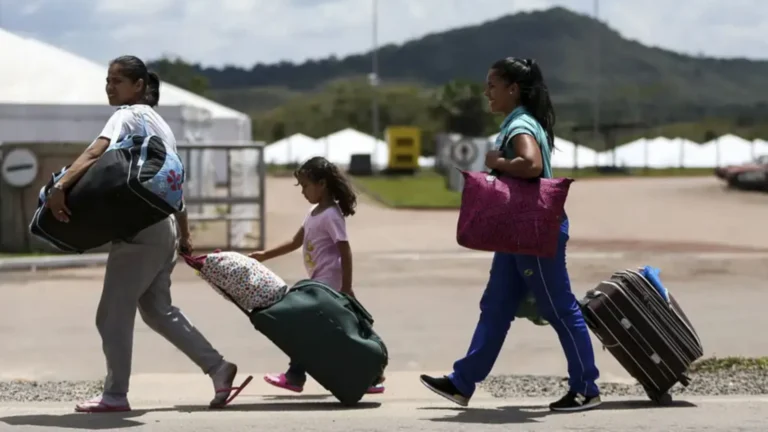 Suspensão de voos isola Venezuela e impede viagens de fim de ano