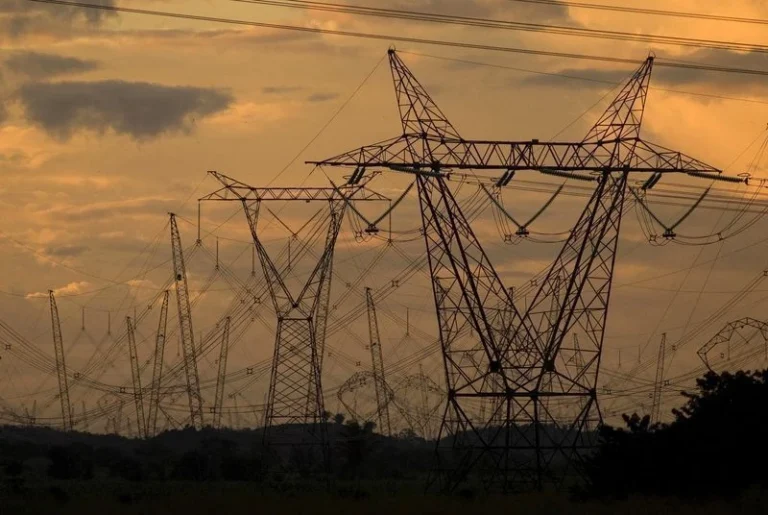 Energia em 2026: sistema cresce, mas risco está na distribuição