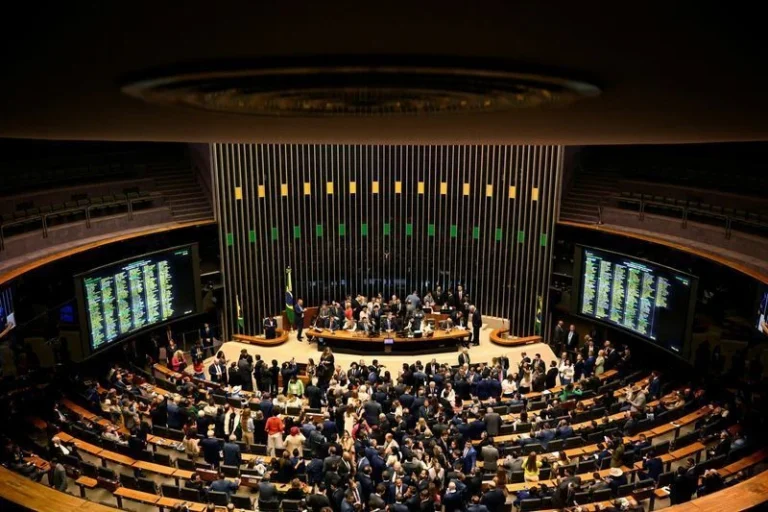 Clubes se mobilizam na Câmara para manter imposto de 5% sobre SAFs