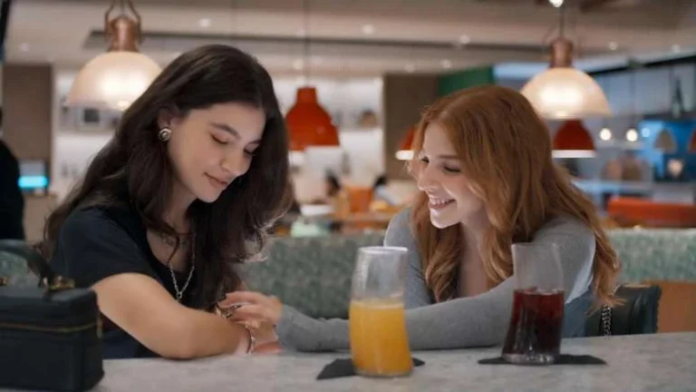 Romance entre Lorena e Juquinha, de Três Graças, vai além da TV; saiba mais