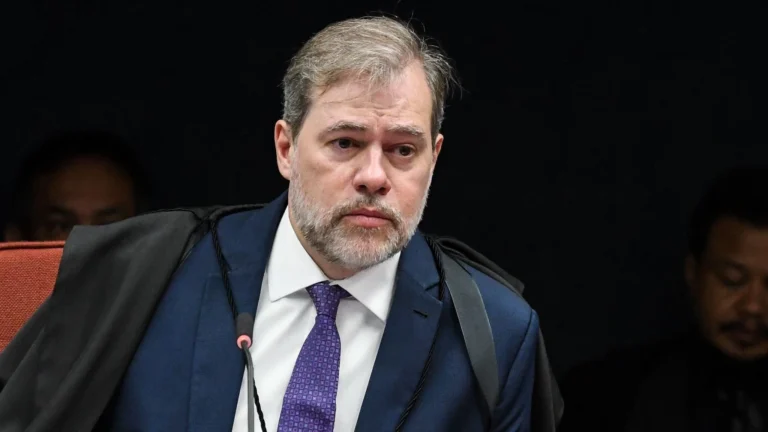 Caso Master: senador reforça pedido de saída de Toffoli e cita resort no PR