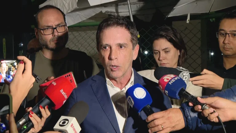 Médicos investigam possível reação de Bolsonaro a combinação de remédios