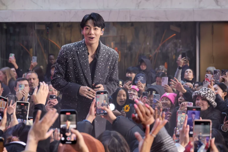 Brasileira é presa por perseguição a astro do BTS em Seul