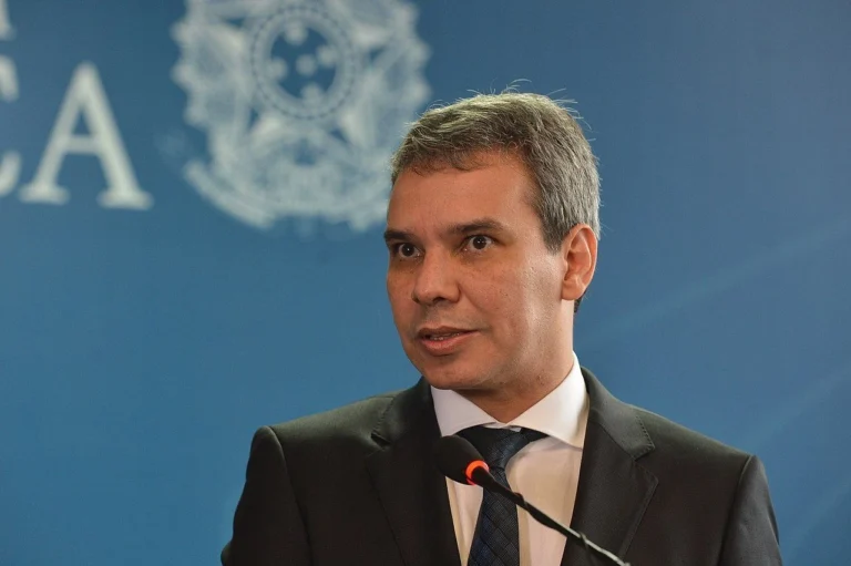 Favorito para Ministério da Justiça desembarca quarta em Brasília