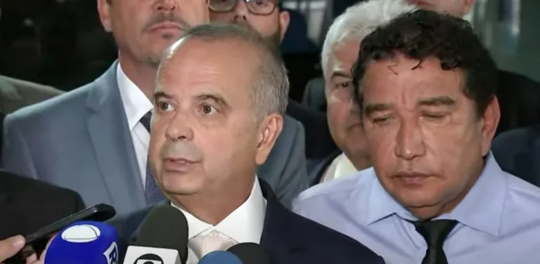 Defesa de Bolsonaro pede autorização para visita de Rogério Marinho
