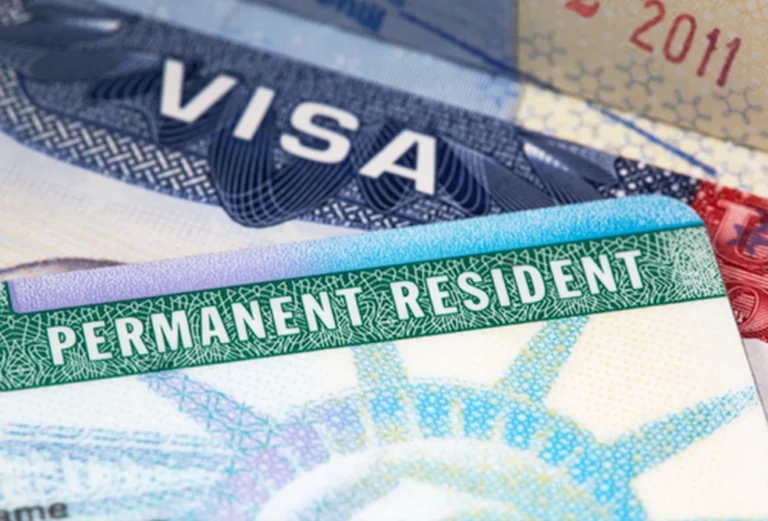 Governo Trump congela emissão de vistos de imigrantes para cidadãos do Brasil e de mais 74 países