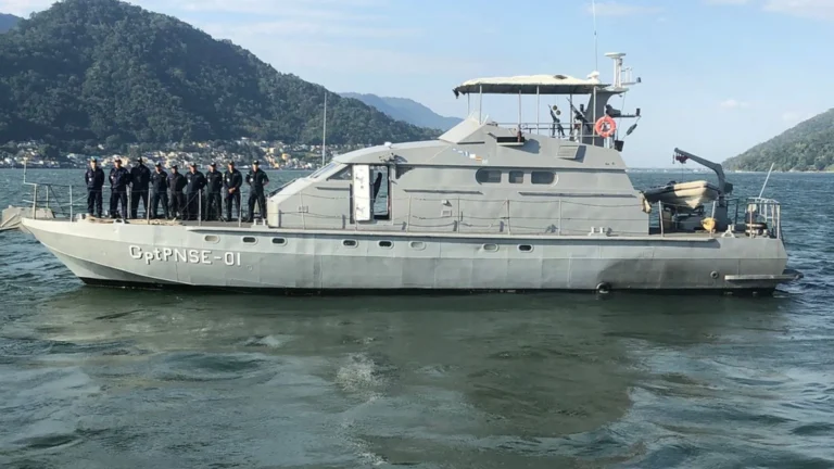 RJ: Marinha do Brasil procura navio com 6 tripulantes desaparecido